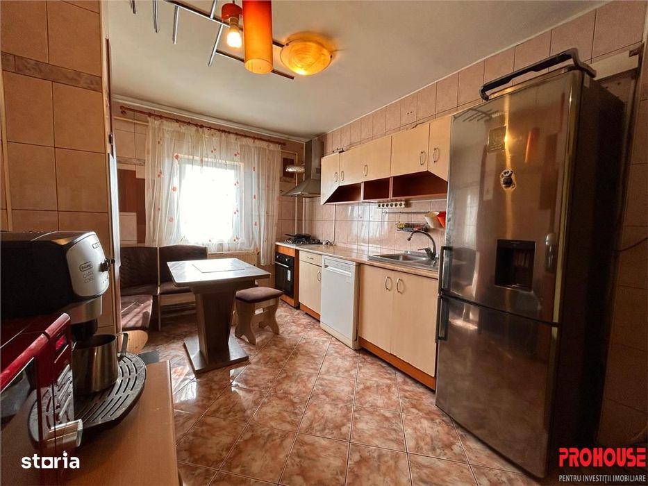3 Camere decomandat zona GEPEX