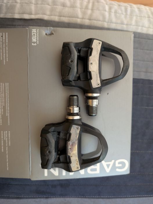 Vând power meter Garmin Vector 3 dual