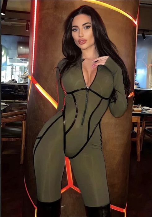 Salopeta modelatoare nouă