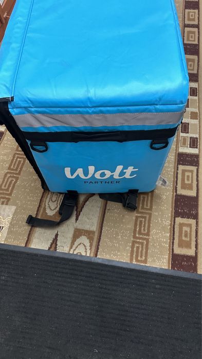 Продам термо сумку Wolt БУ