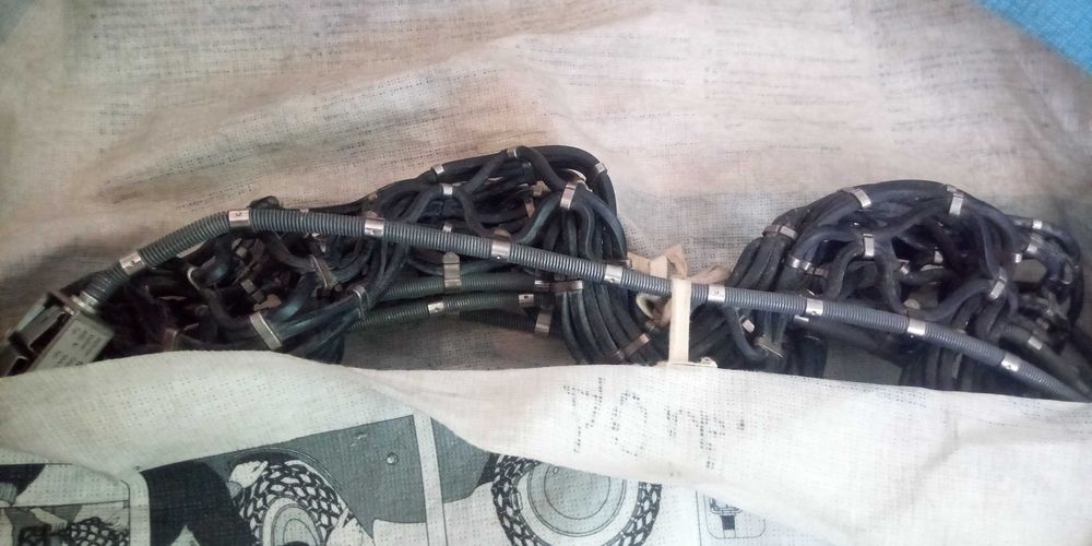 Продавам преграда за куче или багаж.Решетка,разделителна пътници-товар