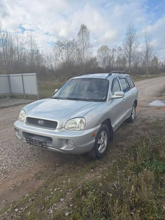 Hyundai Santa Fe.
