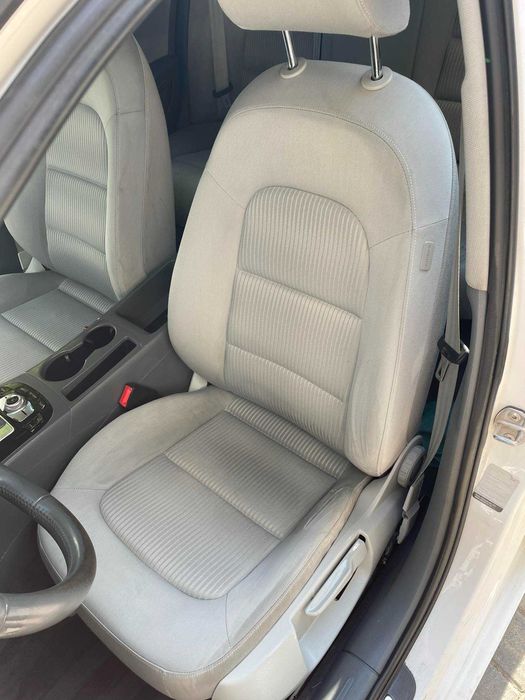 Curățare tapițerie auto / canapele saltele mocheta