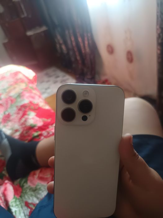 Iphone 16 perfect functional fara incarcator
