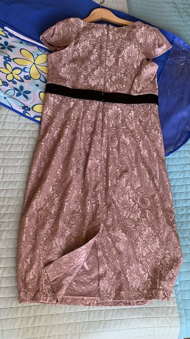 Платье б/у в отличном состоянии