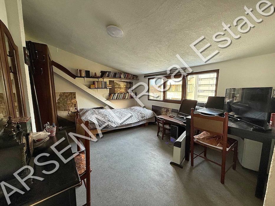 Дава се под наем Едностаен апартамент в София, Център - 44 кв.м за 350 € - Снимка #1