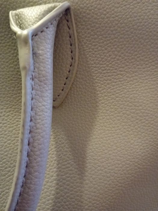 Практична дамска чанта