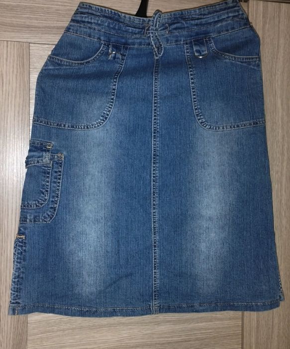 Платье, куртка и джинсовая юбка