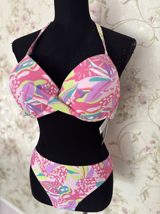 Costum de baie, sutien 95C, chilot mărimea L, nou, cu etichetă