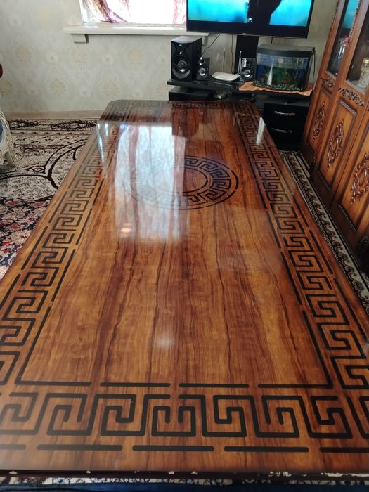 Хонтахта стол сотилади