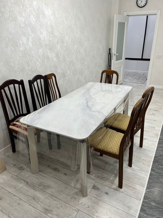 кухонный стол и стулья