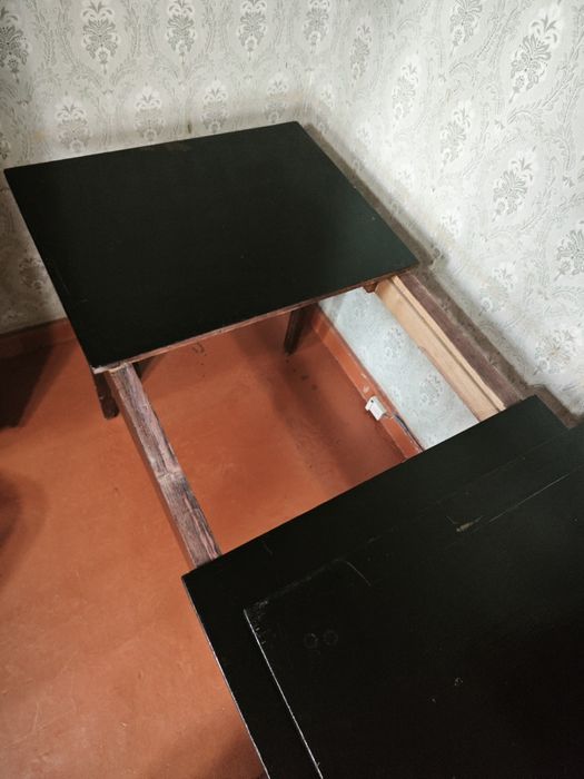 Продаю советский стол.