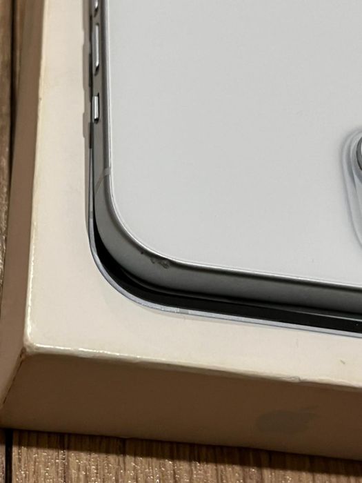 Продам Iphone 15 Plus