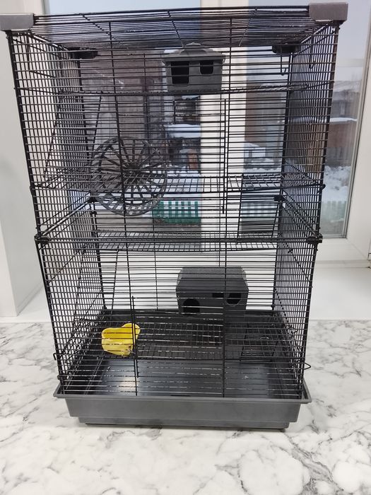 Продам клетки 4 штуки