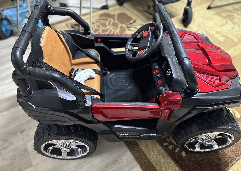 Детская машина напульту электро кар