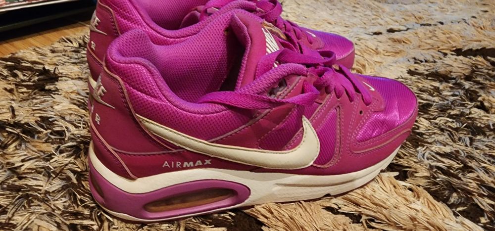 Кроссовки 39 рр Nike Air Max оригинал состояние отличное