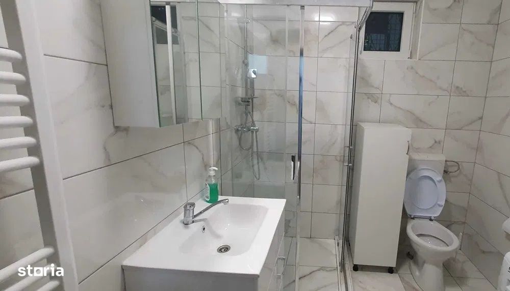 Central - Inchiriere casa, curte comuna - Str. Crinului