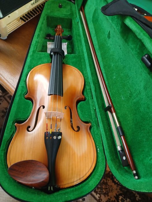 Vand Vioara 4/4 stare buna