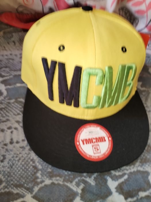 Шапки различни 15  леба.За 8 бр безплатна доставка плус подарак