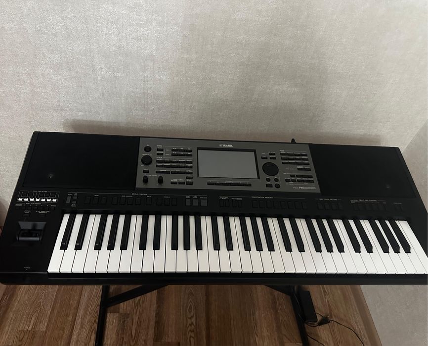 Продам YAMAHA PSR A5000 с программой