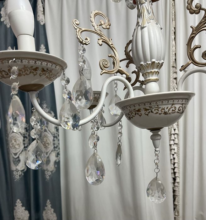 Люстра в хорошем состоянии