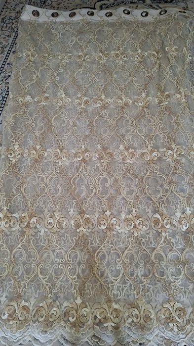 Тюль.  Қолданыстаүы зат.