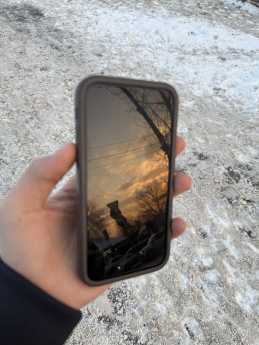 Iphone 11 в идеалном состояние 77%