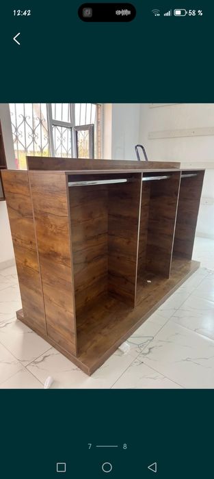 Мебель для магазина одежды