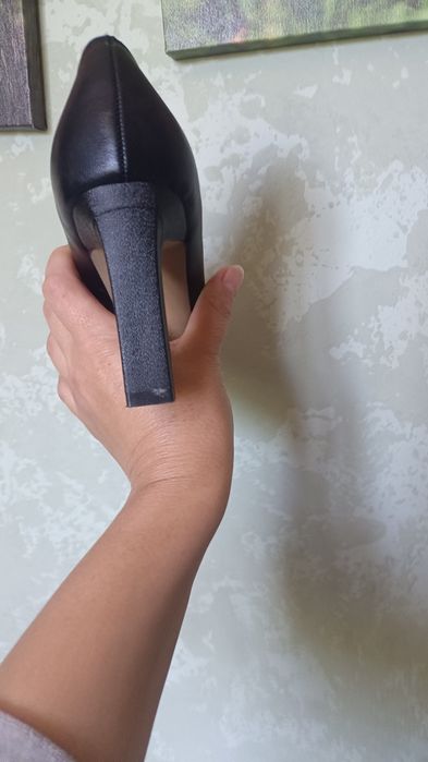 Продам женские туфли