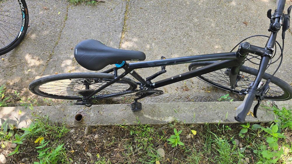 Vând bicicletă crescent