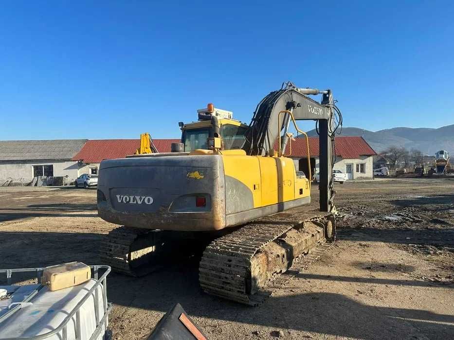 Dezmembrez excavator Volvo EC210 CL - piese de schimb Volvo