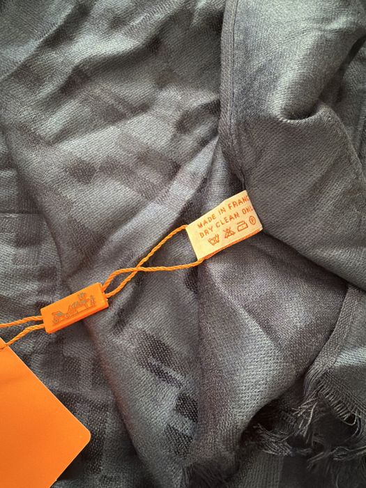 Esarfa unisex, Hermes