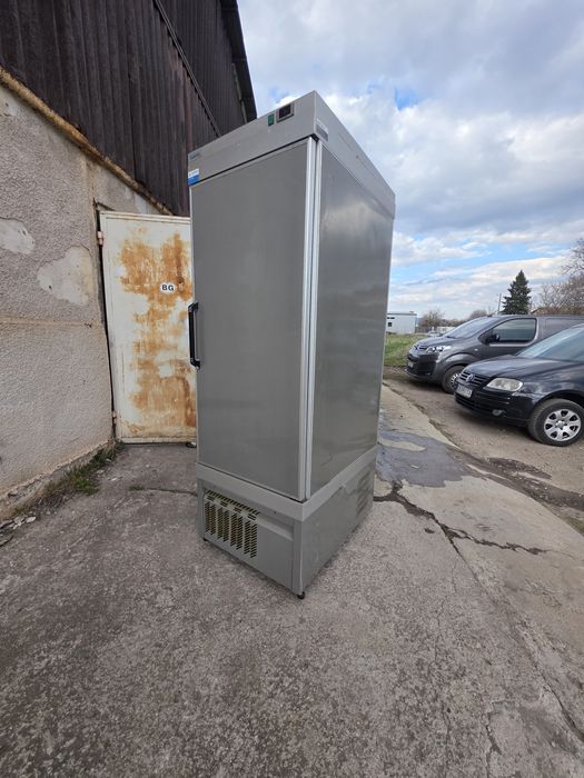 Италиански сладоледен фризер