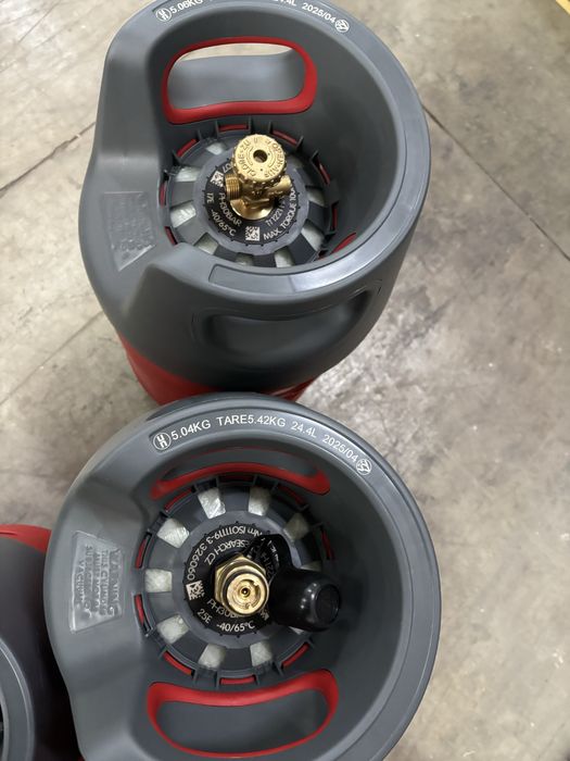 Композитни газови бутилки с ъглов и jumbo кран за каравани