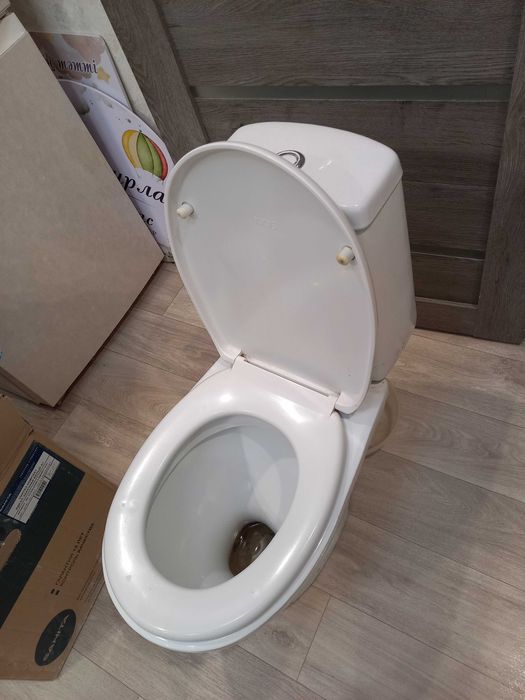 Унитаз в комплекте б/у