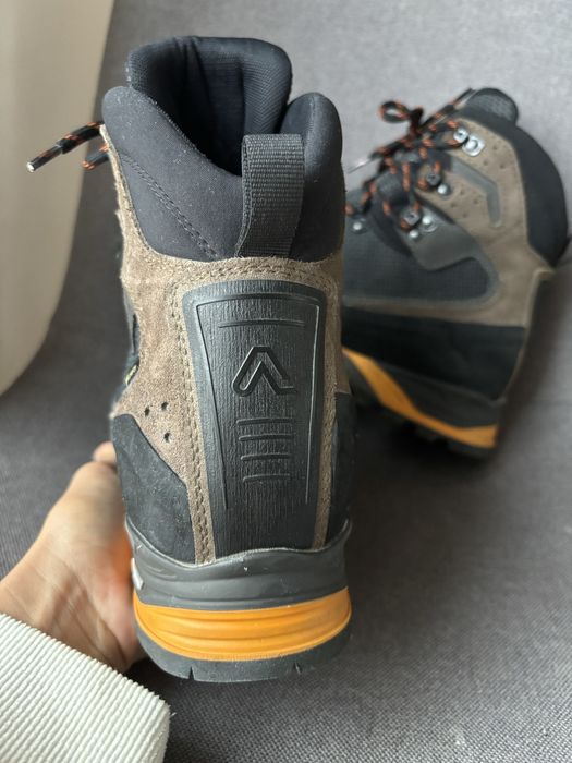 Bocanci înalți impermeabili rezistenți ASOLO, marime 42