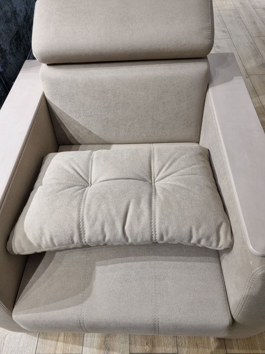 Fotoliu cu tetiera reglabila