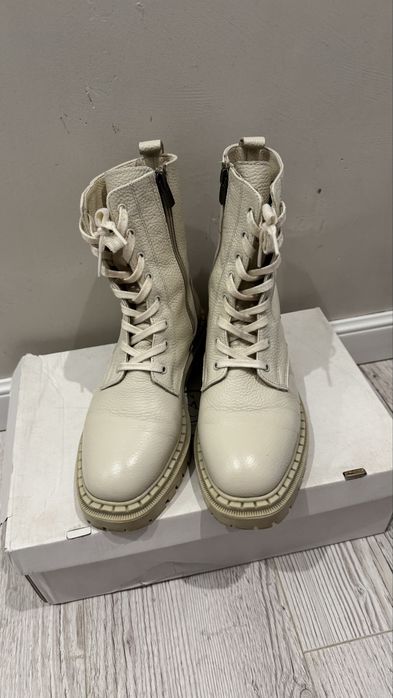 Ботинки осень/весна молочный оттенок