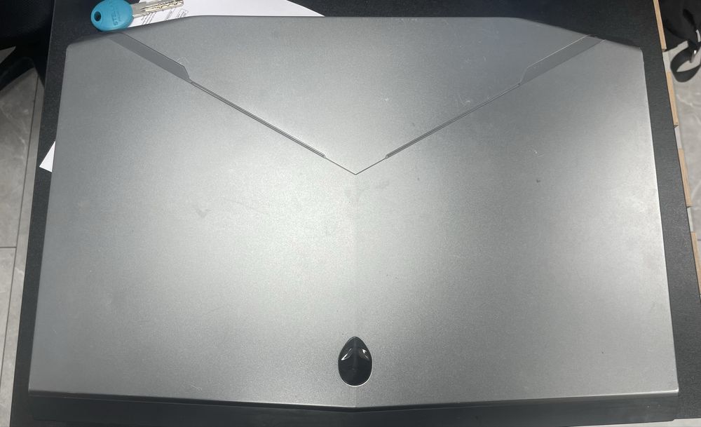 Продам Alienware 17 полностью рабочий быстрым торг
