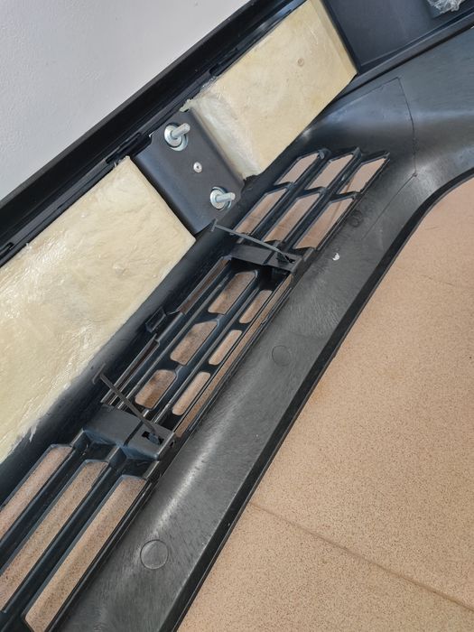 Броня Мерцедес 124 нова с лайсна предна mercedes w124