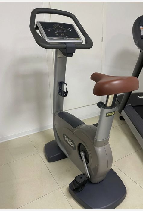 Vând bicicleta fitness tehnogym sh