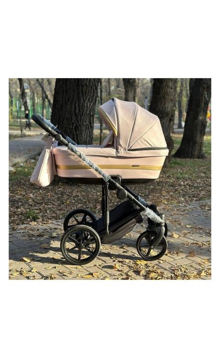 Продам детскую коляску 2 в 1 Adamex