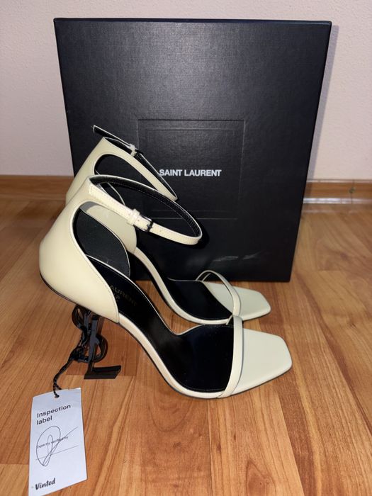 Tocuri Saint Laurent