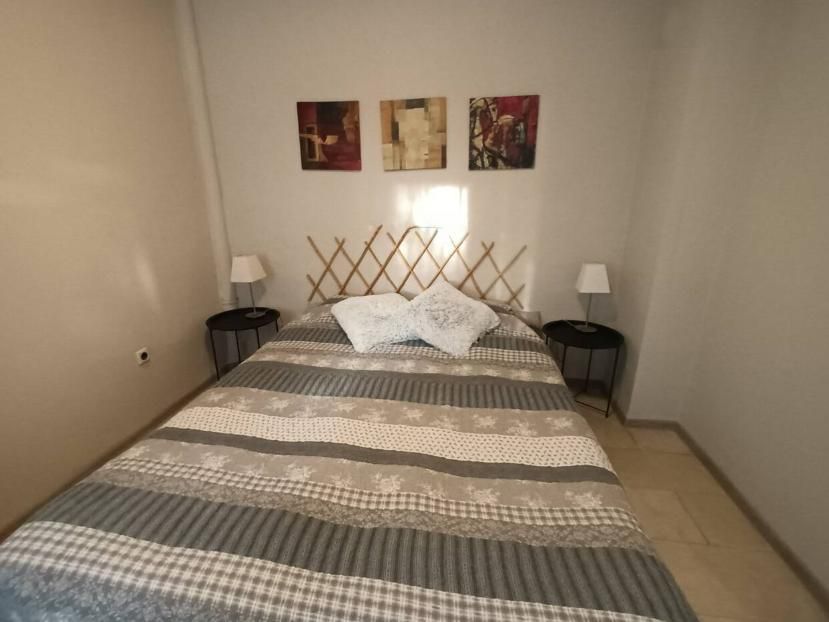 Дава се под наем Двустаен апартамент в Пловдив, Център - 60 кв.м за 410 € - Снимка #4