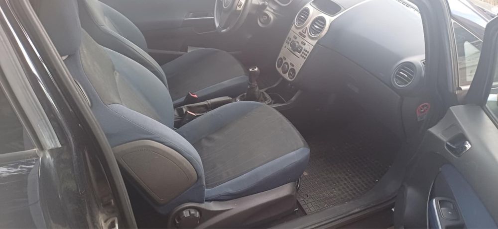 Продавам Opel Corsa  1.3