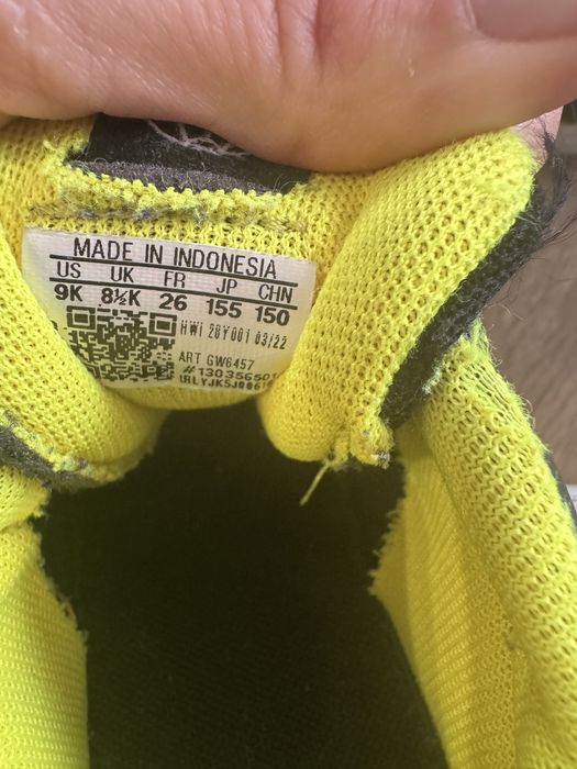 Маратонки Adidas 26