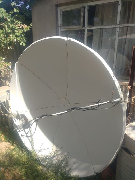 Антенна спутниковая