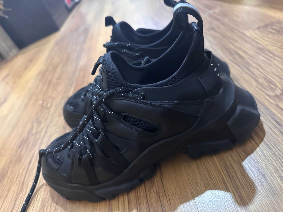 MCQ ALEXANDER McQueen дамски маратонки размер 37 черно кецове сникърси