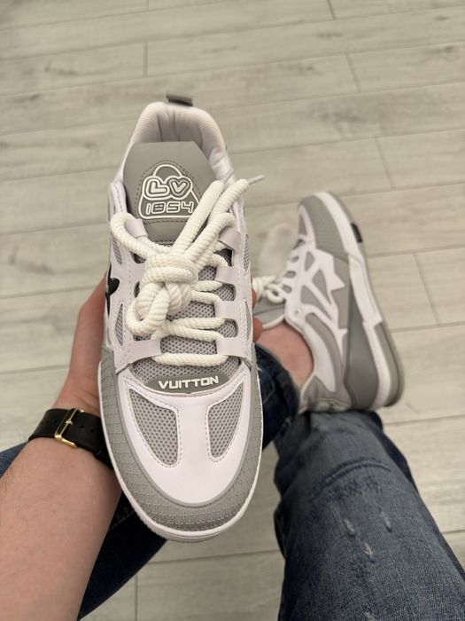 Adidasi Barbati Louis Vuitton Skate Gri & Alb!