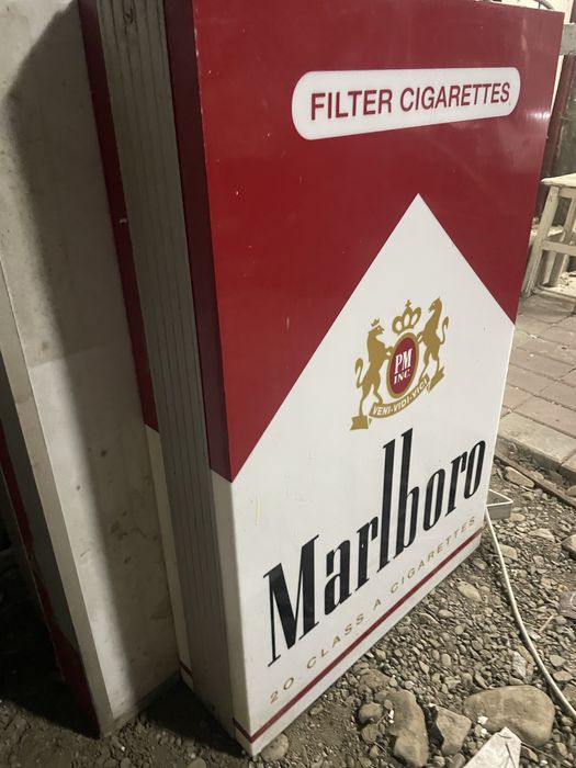 Obiecte de colectie - firma ext Marlboro, firma int Bond ceas Marlboro